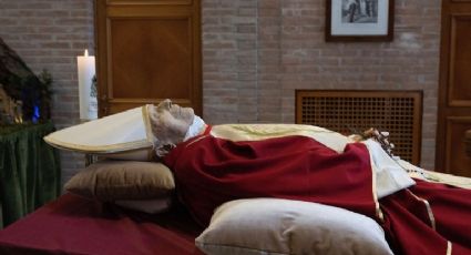 Difunden las primeras imágenes del cuerpo del Papa Emérito Benedicto XVI | VIDEO