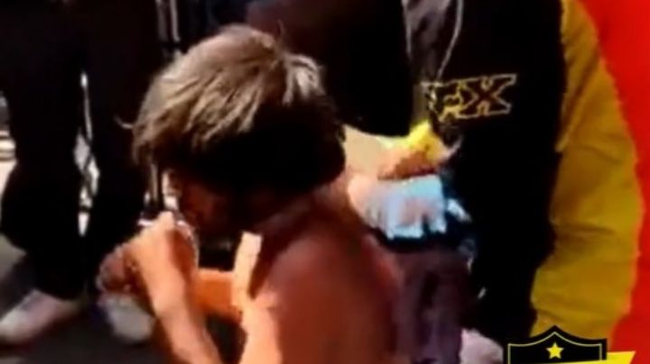 Golpean y desnudan a ladrón en calles de Aguascalientes | VIDEO
