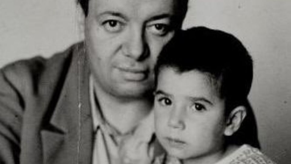 Guadalupe Rivera Marín junto a su padre.