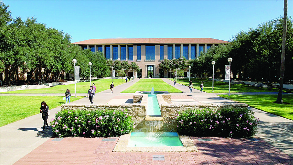 No hay requisitos previos para estos cursos con créditos universitarios.