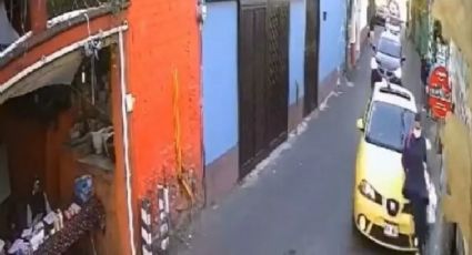 Madre e hija son atropelladas por borracho; se dirigían al kínder | VIDEO