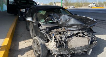 Conductor se pasa el rojo y deja daños en varios vehículos en Carretera Nacional