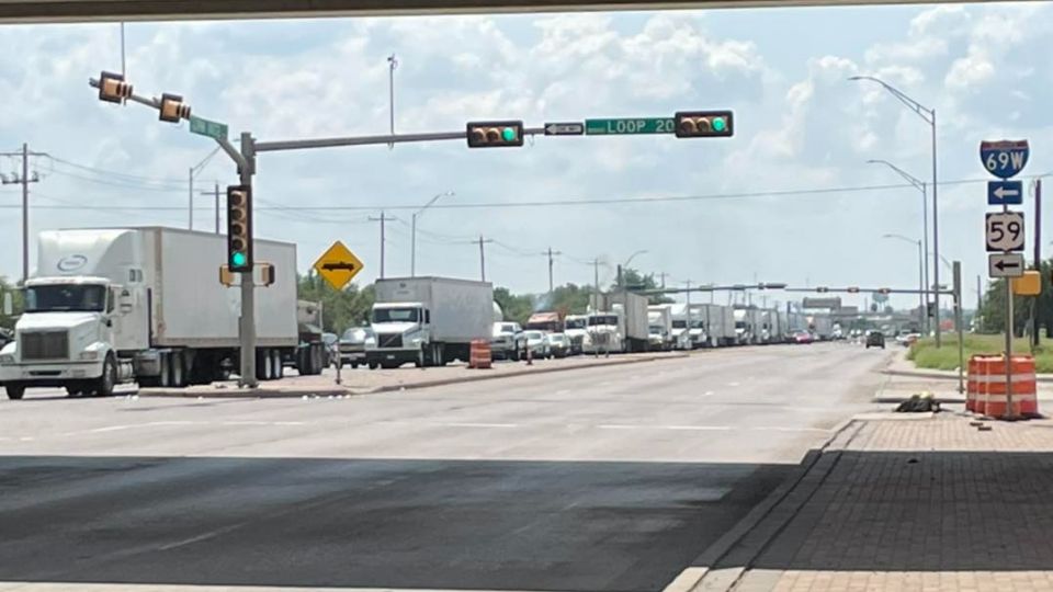 Esta madrugada se vaciará concreto hidráulico en el carril creado para la ampliación de Las Minas y bulevar Industrial Killam.