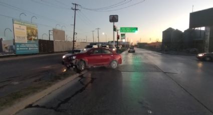 Chocan y abandonan vehículos en Nuevo Laredo