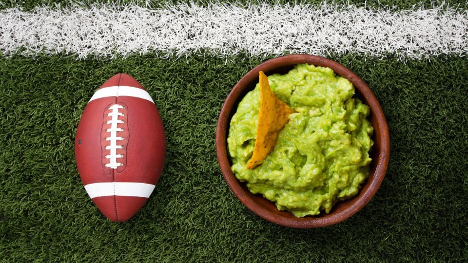 Toneladas de aguacate mexicano ya van a Estados Unidos para el Super Bowl