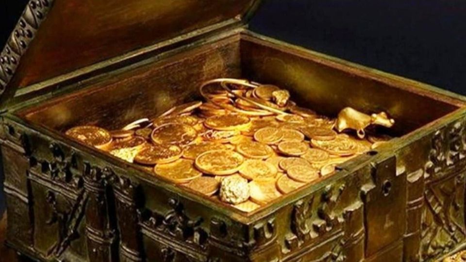 Un abuelito halló un costal con monedas de oro