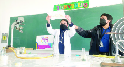 Muestran instalaciones a padres de familia de nuevo ingreso en Colegio México