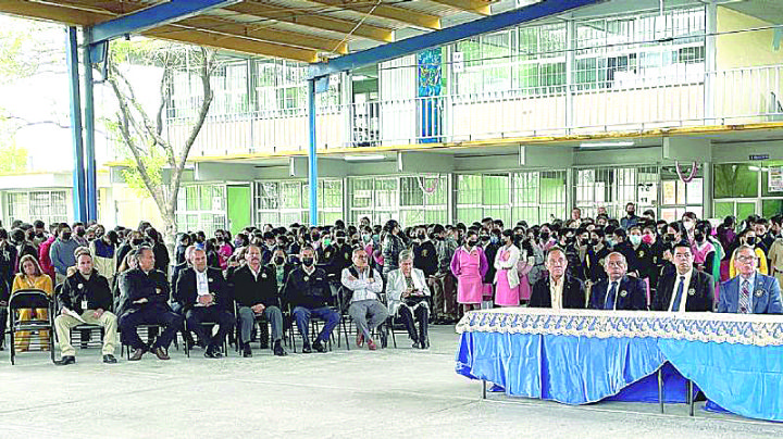 Faltan ocho maestros y más personal en la Secundaria 5