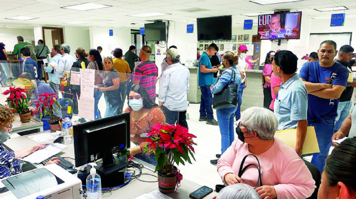 Arrancan descuentos en engomados y licencias