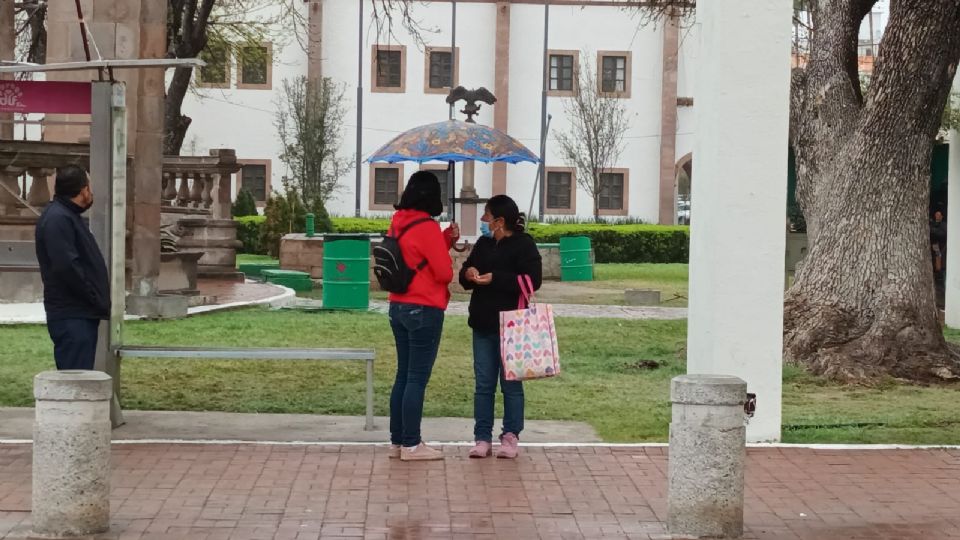 La lluvia y el frío llegaron a Nuevo Laredo este lunes.