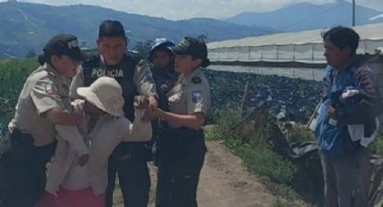 Mujer patea brutalmente a su bebé de 2 años en la calle | IMÁGENES FUERTES