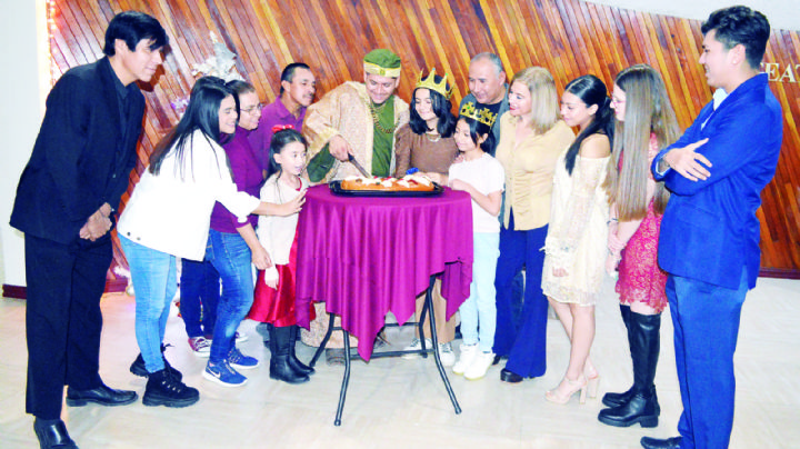 Visitan Reyes Magos el Teatro Adolfo López Mateos; alista compañía nuevos proyectos