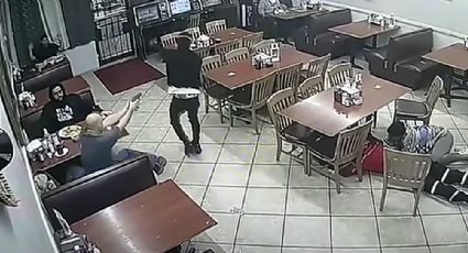 "Justiciero" acribilla a ladrón que asaltaba a clientes de una taquería en Houston, Texas | VIDEO