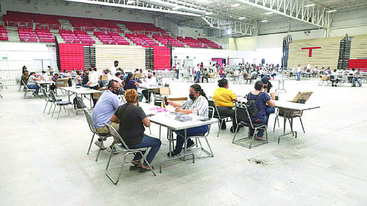 Continúa la entrega de tarjeta para beca Una Nueva Era; te decimos hasta qué hora