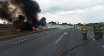 Se calcina conductor de pipa al volcarse; estalla su unidad en la carretera Matamoros-Reynosa