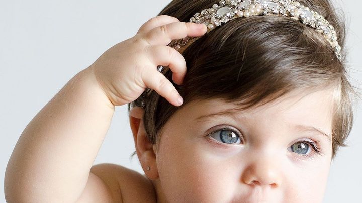 Los adornos en la cabeza de tu bebé, un gran riesgo para su salud; te decimos por qué