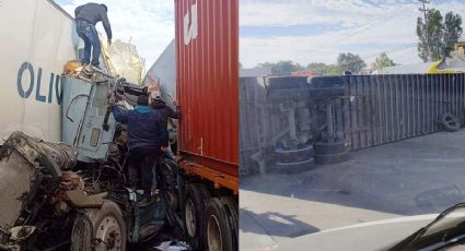 Tráiler con carga pesada arrolla a dos policías en la carretera 57 | FOTOS