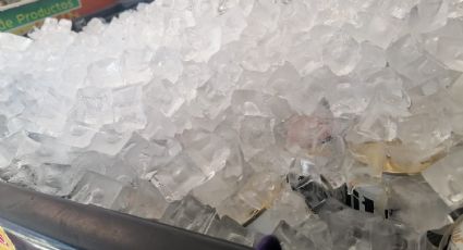 Advierten que el hielo que dan con bebidas en el OXXO no es de consumo humano