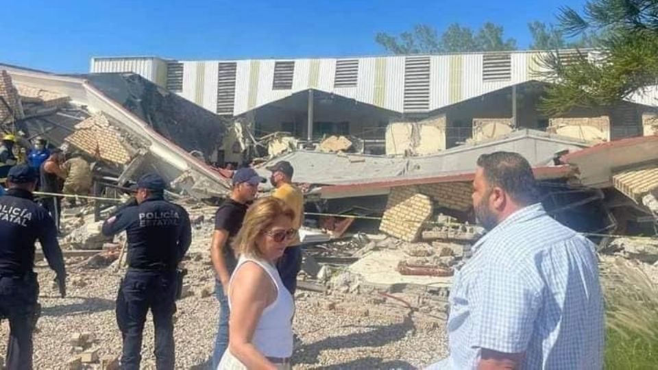 La mujer estaba celebrando el bautizo de su ahijada, cuando el techo colapsó sobre los presentes, atrapándola entre los escombros