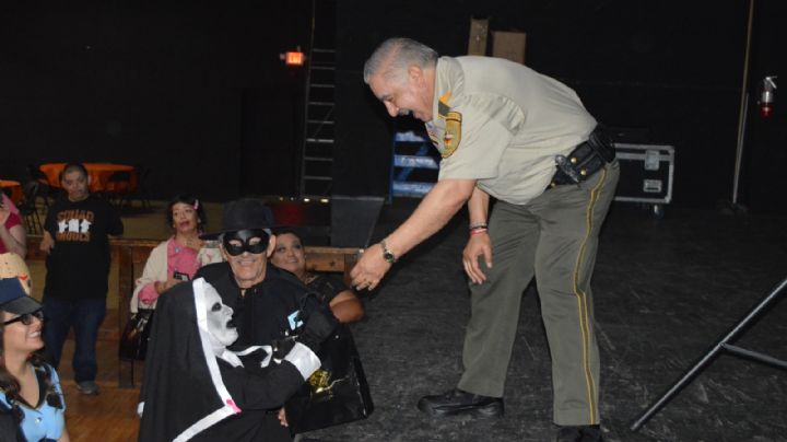 Abuelitos sacan sus mejores disfraces para festejo de Halloween y se llevan premios | FOTOS