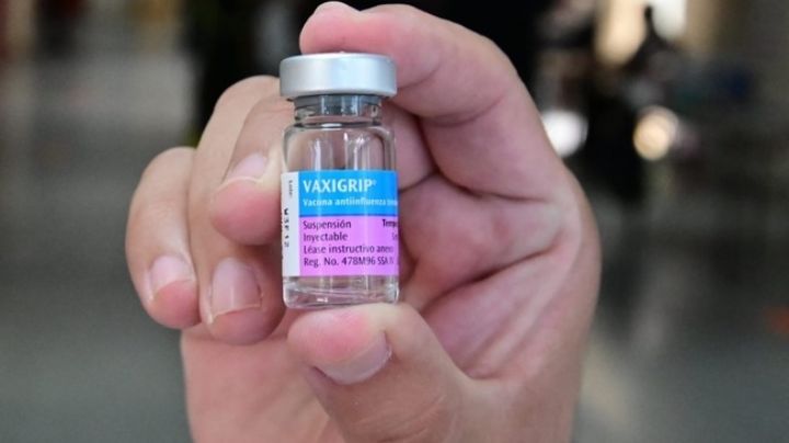 Llaman a la población a vacunarse contra la influenza; aseguran habrá más que Covid-19