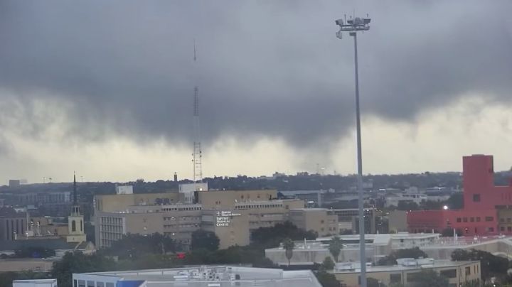 Asolan serie de tornados en San Antonio y Austin, Texas | VIDEO