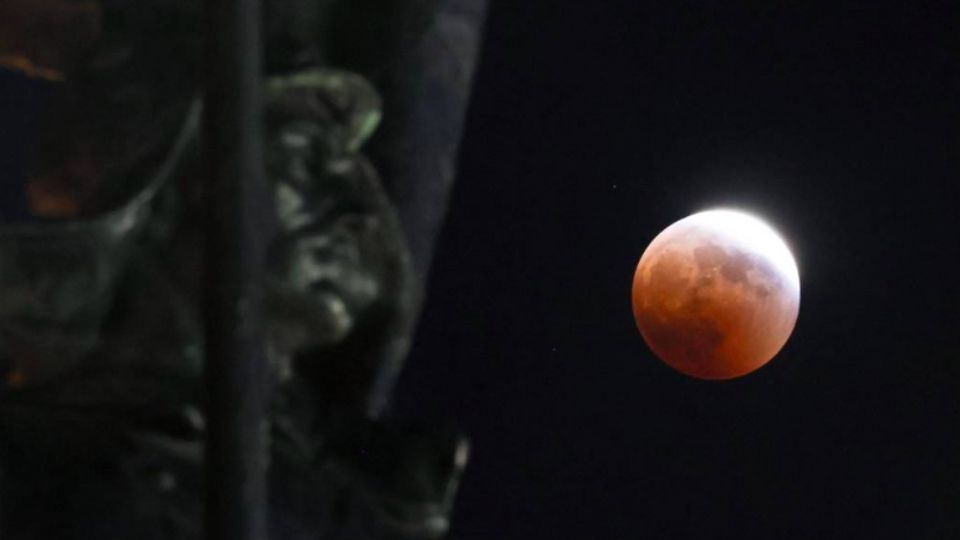 Este fin de semana será sumamente especial para los aficionados al cielo nocturno, con un espectáculo lunar muy impresionante