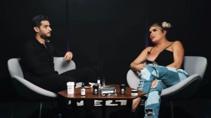 Wendy Guevara hace un tremendo Pedrito Sola y confunde marca de cerveza | VIDEO