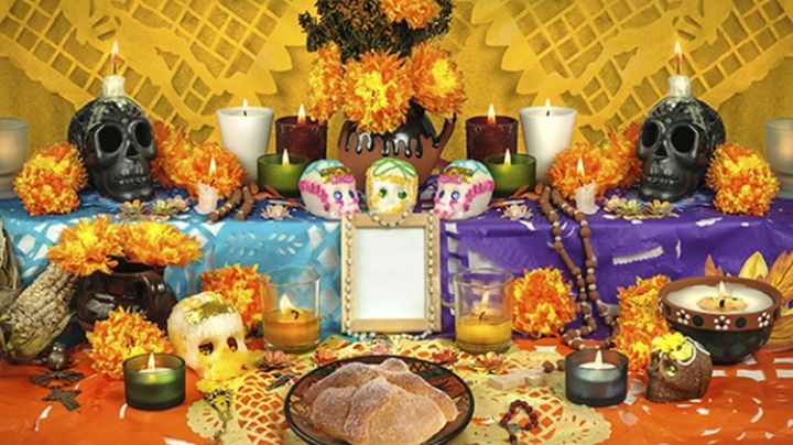 ¿Sabes cómo surgió la idea de poner calaveritas de azúcar en el altar de muertos?