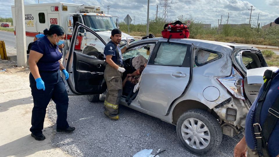 La mujer sufrió severos golpes tras la volcadura