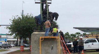 Con cinco años de retraso, instalan monumento de Tomás Sánchez, fundador de Laredo