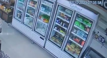 Niña se electrocuta al abrir refrigerador descalza en supermercado