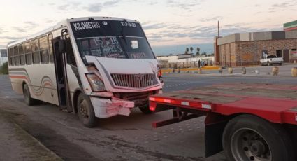 Choca camión contra tráiler en Carretera Nacional Antigua