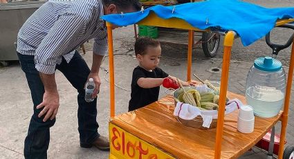 El eloterito más pequeño de Nuevo Laredo; le gusta tanto vender que instaló su puesto en Halloween