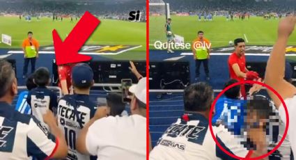 Aficionado de Rayados del Monterrey quita a niño para que familiar recibiera playera de Andrada