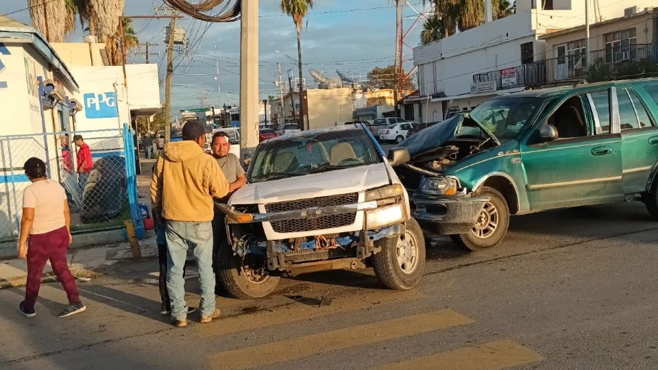 El aparatoso accidente dejó cuantiosos daños materiales