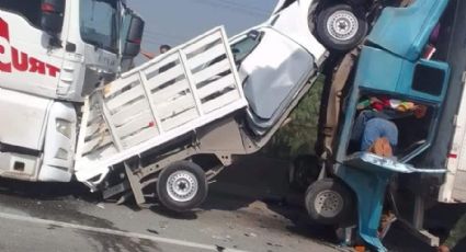 Carambola deja a dos camionetas prensadas y movilizan a cuerpos de emergencia