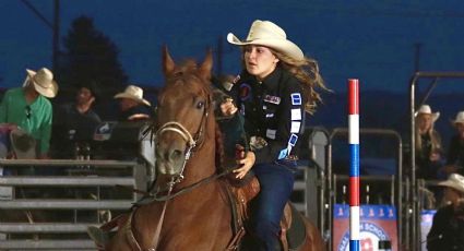 Paola González cabalga en segundo lugar en el Campeonato Nacional de Rodeo 2023