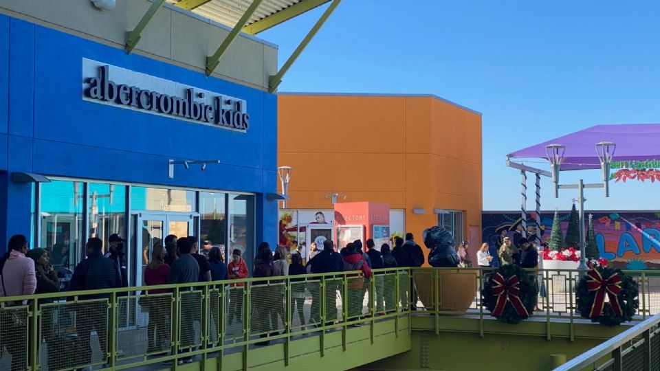 CBP habilitó las instalaciones de Outlet Shoppes of Laredo para poner de nuevo su módulo de permisos de internación temporal para turistas.