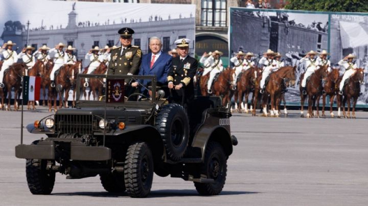 AMLO encabeza su último desfile de la Revolución Mexicana como presidente | FOTOS