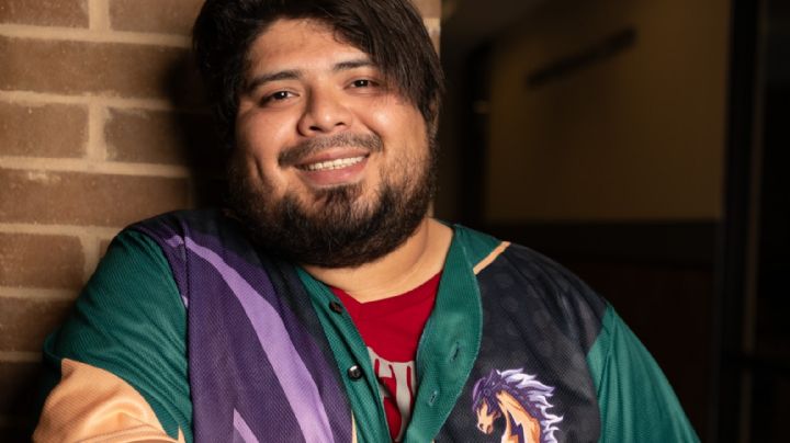 Dan reconocimiento especial a jugador de video juegos laredense