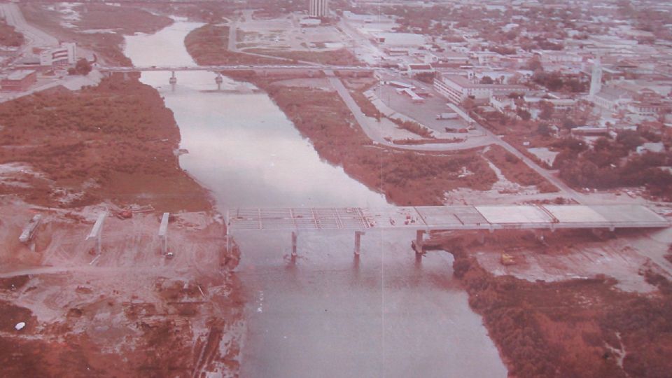 El Puente II durante su construcción