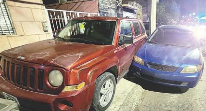 Joven conductor iba muy acelerado y choca tres autos en la colonia Los Fresnos