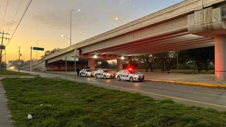 Hallan cuerpo de hombre envuelto en plástico y con cuchillos encajados