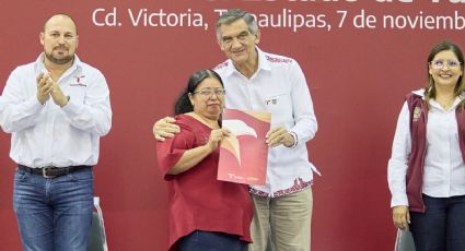 Entrega Américo Villarreal escrituras a mil 500 familias