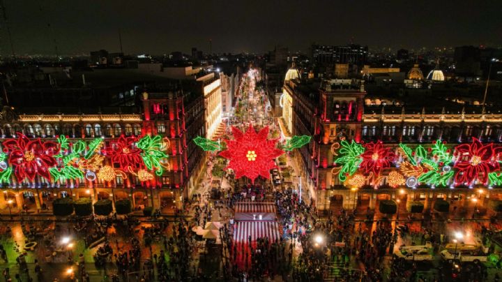 Encienden alumbrado navideño en el Zócalo de la CDMX; así se ve | FOTOS