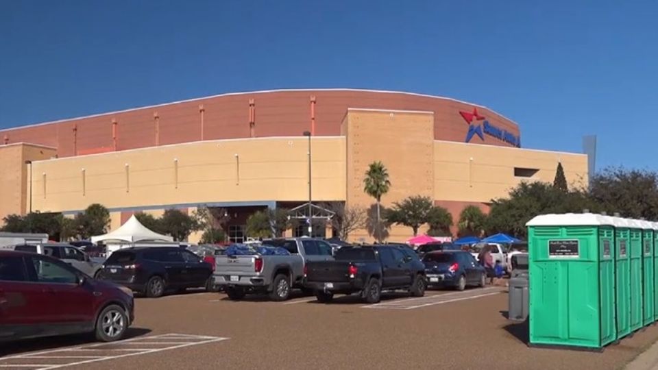 Más de 20 mil autos de “Paisanos” llegarán este lunes a Laredo, en Sames Auto Arena, los esperarán en el Módulo Paisano.