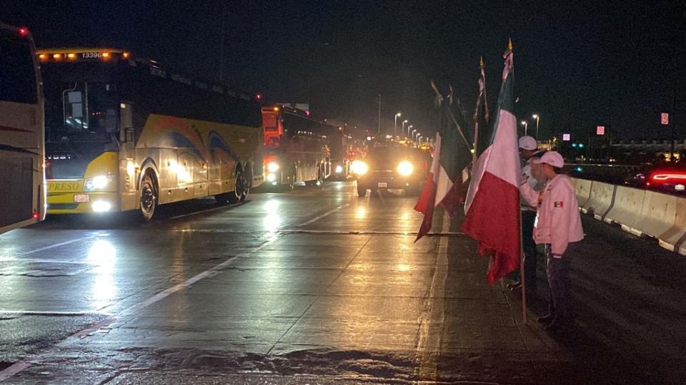 Paisanos llegaron esta madrugada a Nuevo Laredo para luego seguir su camino a sus estados de origen.