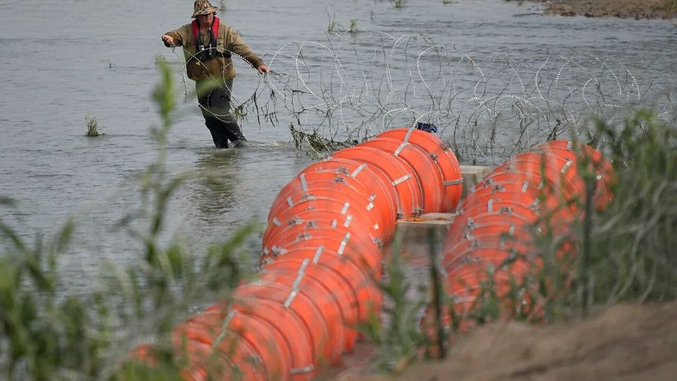 Corte ordenó a Texas retirar boyas en el río Bravo