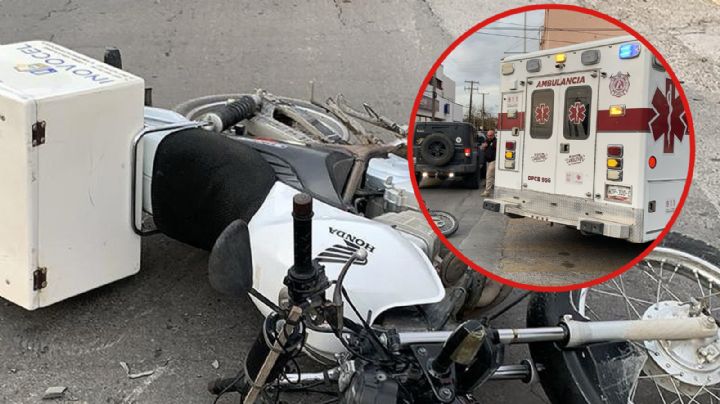 Motociclista es embestido aparatosamente por auto y vive para contarlo